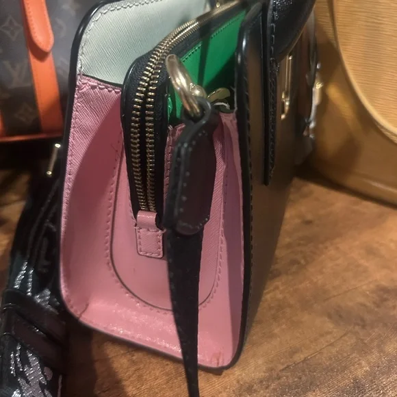 Marc Jacobs Black and White Crossbody Bag with Gold Hardware - Picture 3 of 9